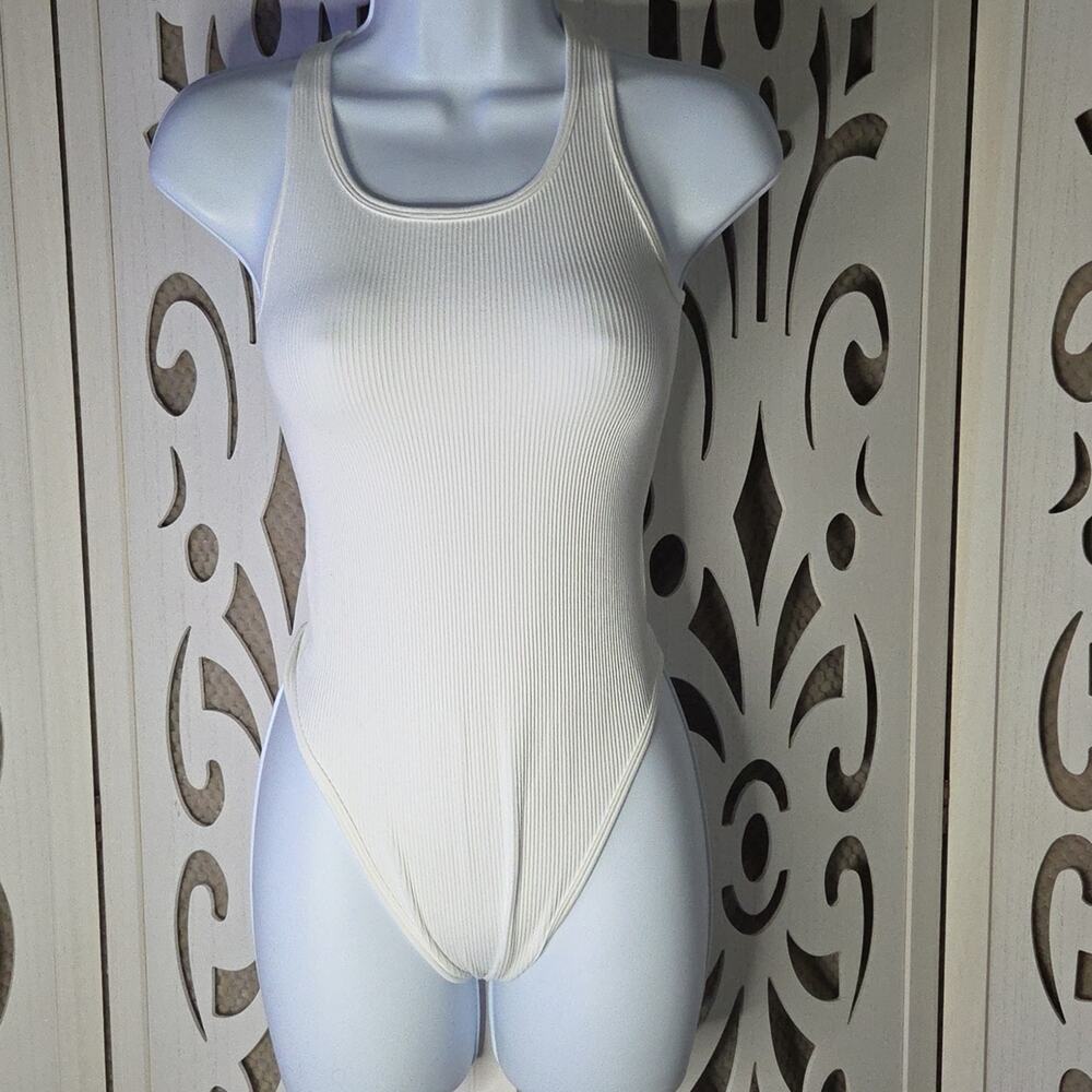 OQQ White Ribbed Racerback Thong Bodysuit Womens Small Stretch NWOT